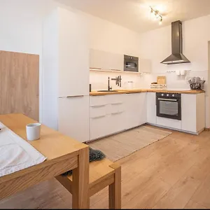 Apartment Tara